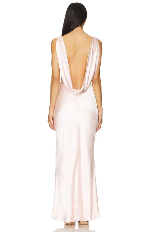 Robe de soirée longue, coupe fourreau, encolure bateau, sans manches et dos drapé