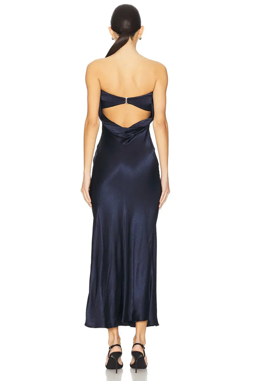 Robe de soirée fourreau de luxe bustier sans manches drapée au dos longueur midi