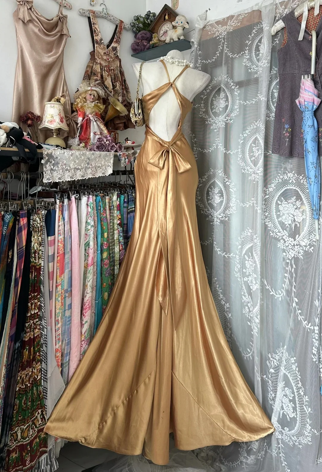 Luxurious Mermaid Halter Sleeveless Open Back Floor-Length Banquet Dress