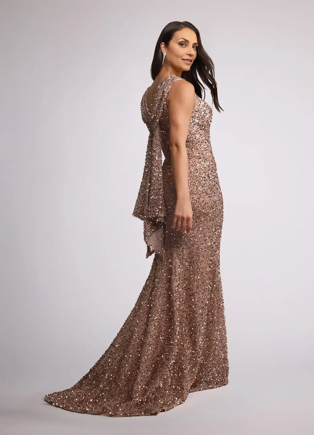 Mermaid Ruched Sequins Sweep Train Dress Sleeveless Solid Color Modern V Back Scoop Neck Ruffle Mother of the Bride Dress