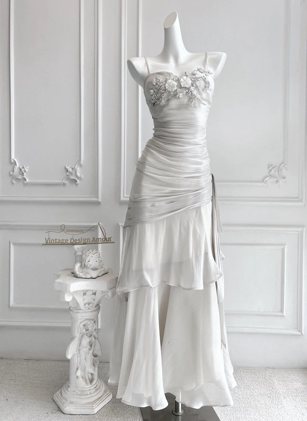 Mermaid Prom Dress With Spaghetti Straps Floral Applique Elegant Ruched Bodice And Ruffle Skirt For Prom Queens