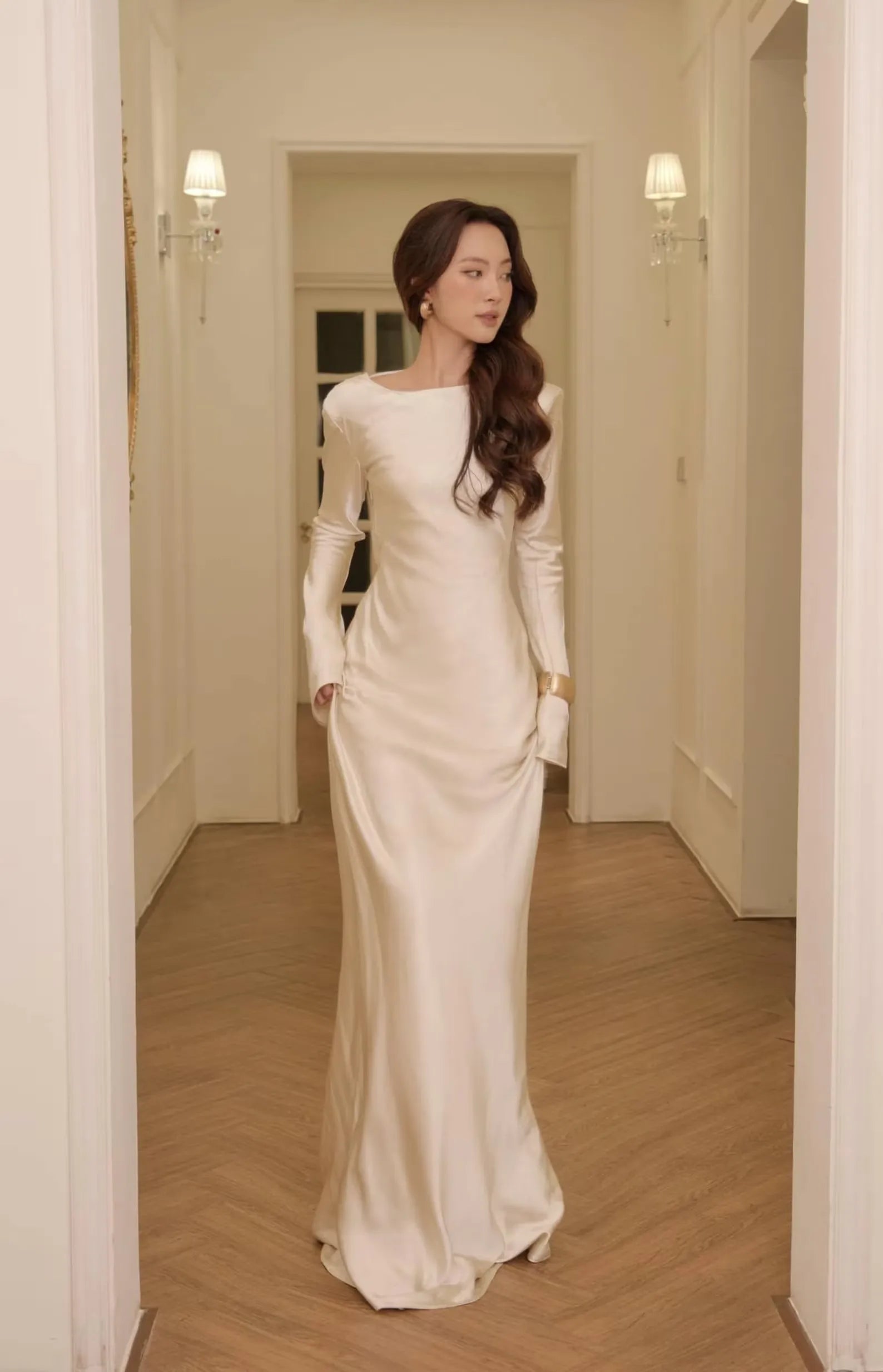 Minimalist Mermaid Boat-Neck Long Sleeves Cowl Back Champagne Long Prom Dress