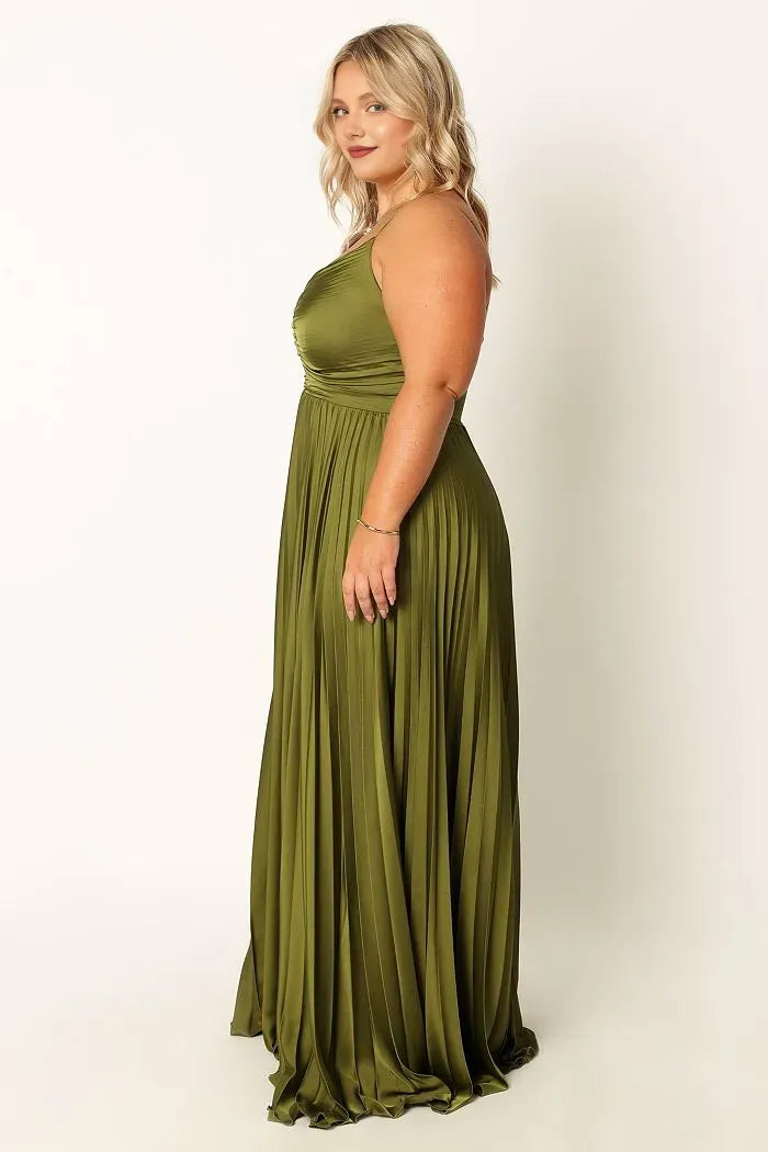 A-Line Spaghetti Straps Sleeveless Pleated Floor-Length Plus Size Prom Dress