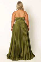 A-Line Spaghetti Straps Sleeveless Pleated Floor-Length Plus Size Prom Dress