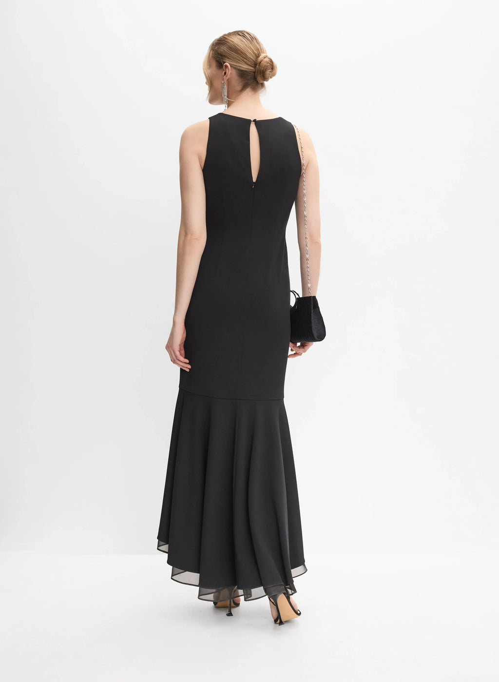 Fitted Boat-Neck Sleeveless Keyhole Back Floor-Length Prom Dress