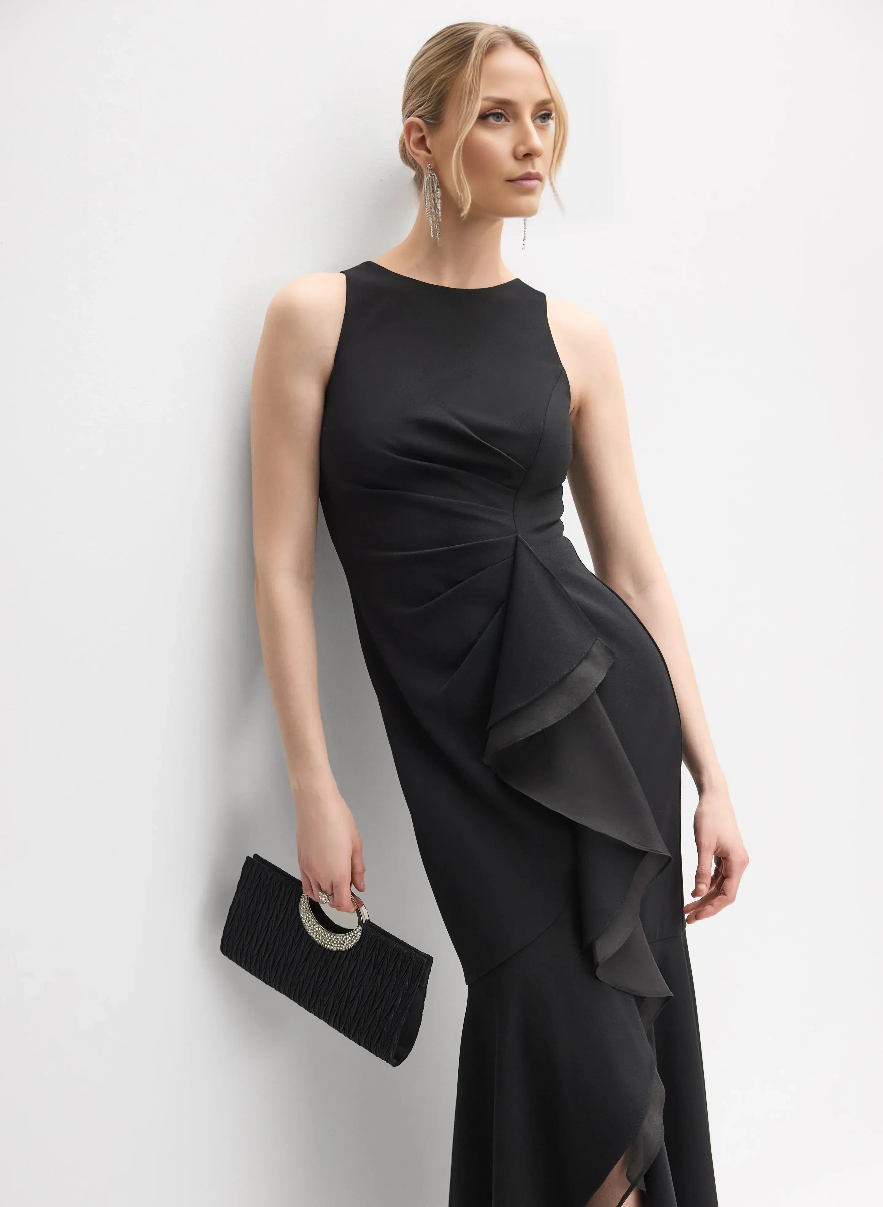 Fitted Boat-Neck Sleeveless Keyhole Back Floor-Length Prom Dress
