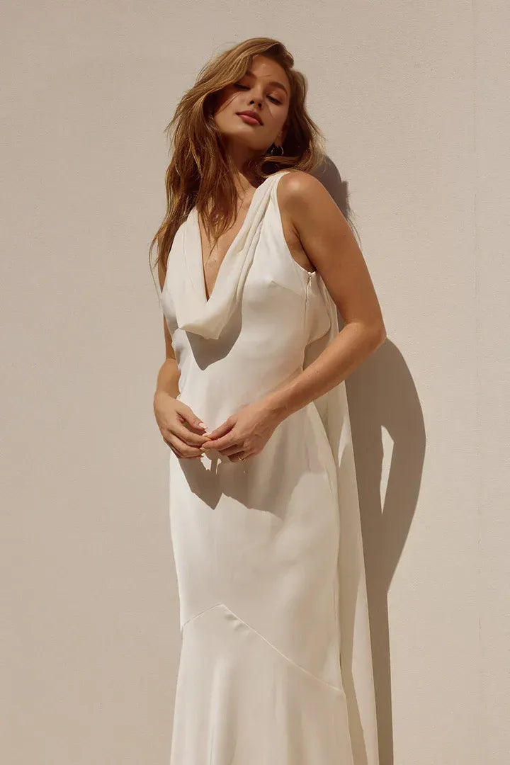 Fitted Cowl Neck Sleeveless Backless Floor-Length Prom Dress