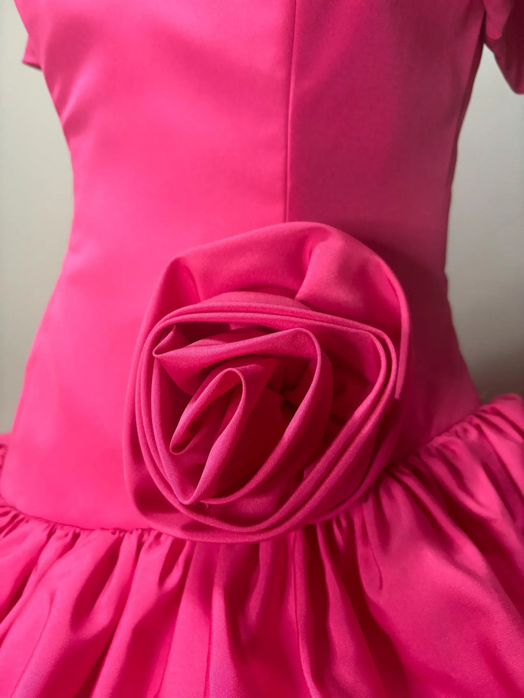 Playful A-Line V Neck Short-Sleeved Floral-Appliqued Hot Pink Mini-Length Prom Dress For Women Ready To Ship