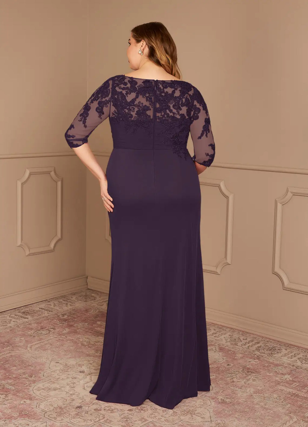 Plum Dress Elegant Sheath Dress Floor-Length Three-Quarter Sleeve Keyhole Back Scoop Neck Plus Size Mother of the Bride Dress
