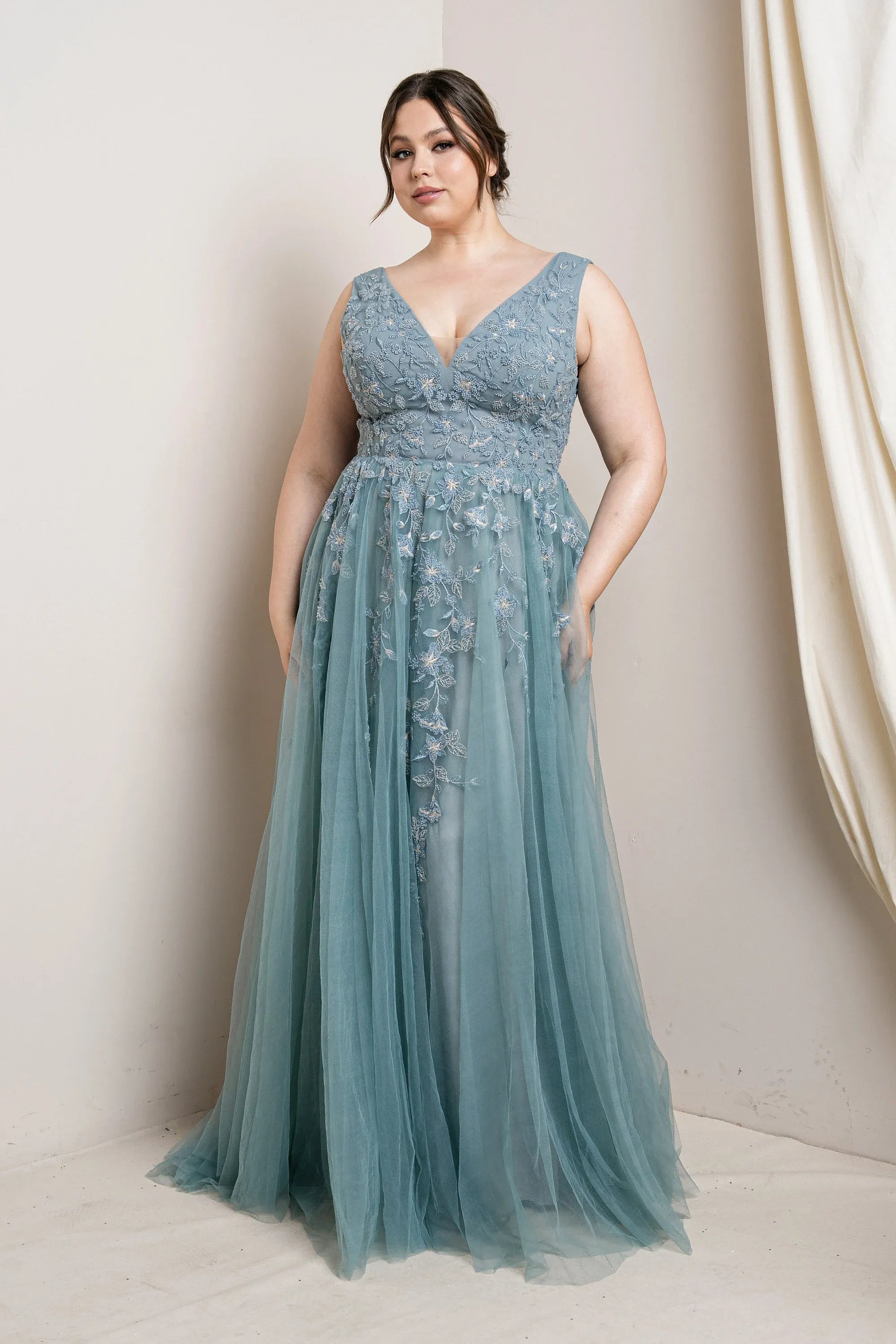 Plus Size Prom Dress A Line V Neck Floral Lace Tulle Floor Length Dusty Blue Elegant Evening Gown