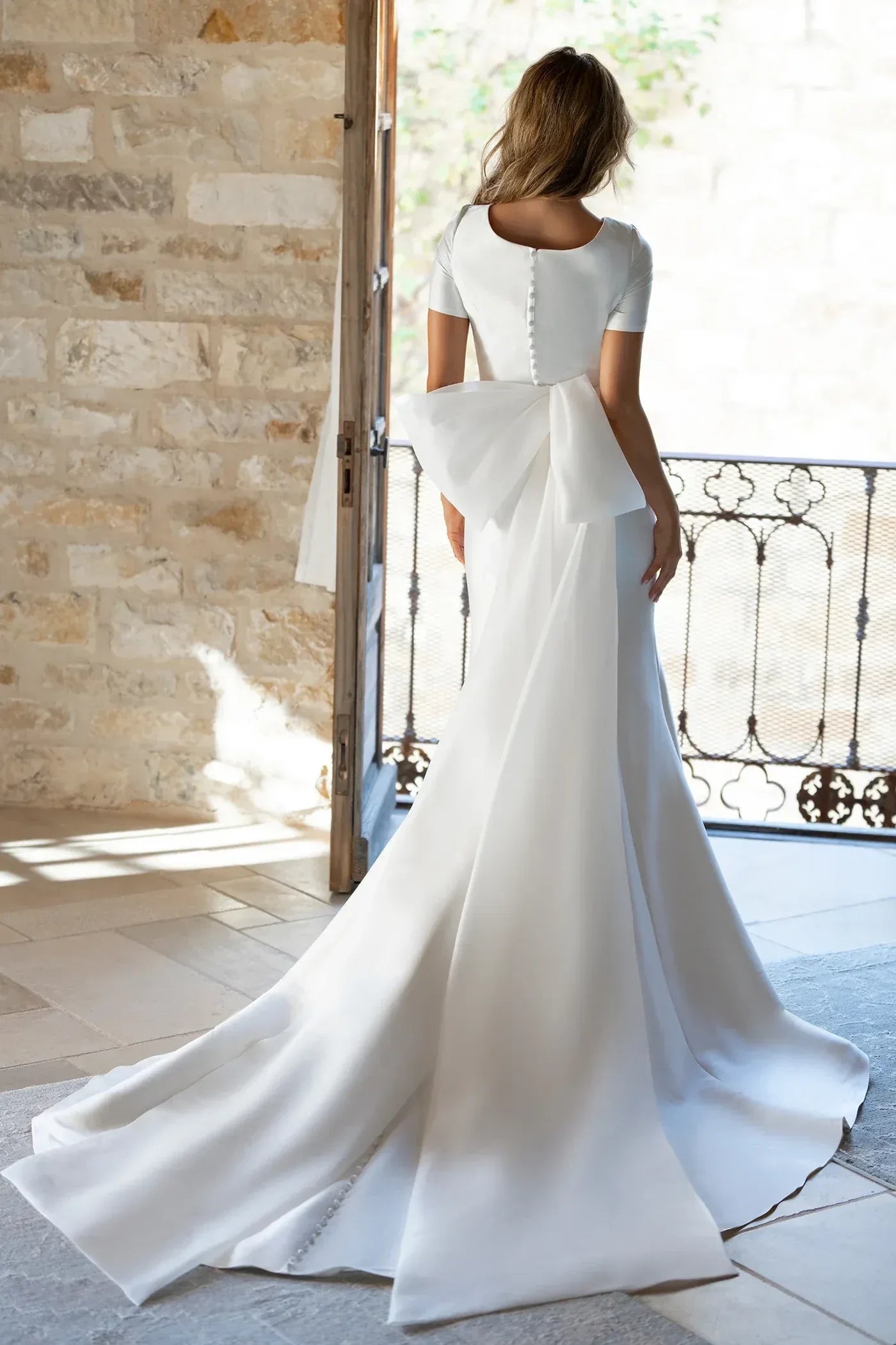 Refined Trumpet Square Neck Short Sleeve Bow Back Floor Length Wedding Dress