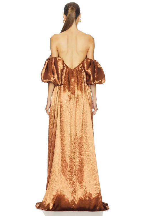 Robe de soirée longue, coupe trapèze, épaules dénudées, manches bouffantes, dos plongeant