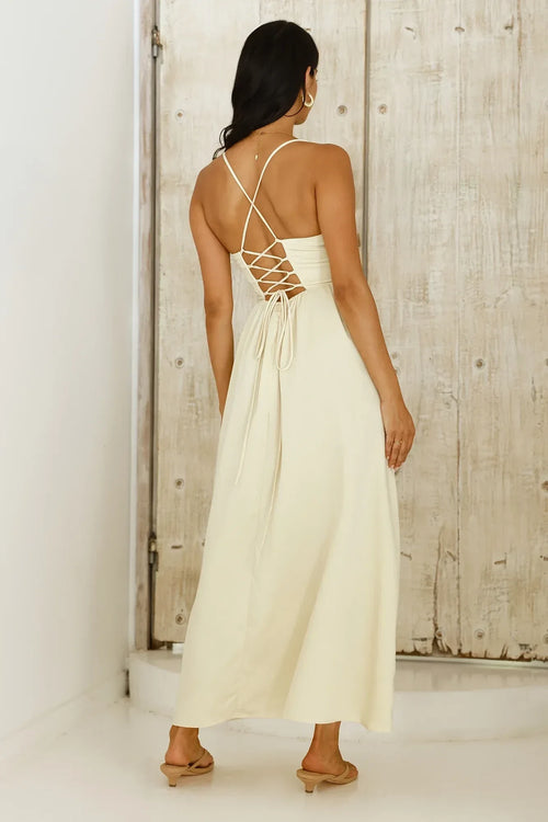 Robe de bal longue asymétrique romantique coupe trapèze à encolure asymétrique sans manches avec lacets au dos