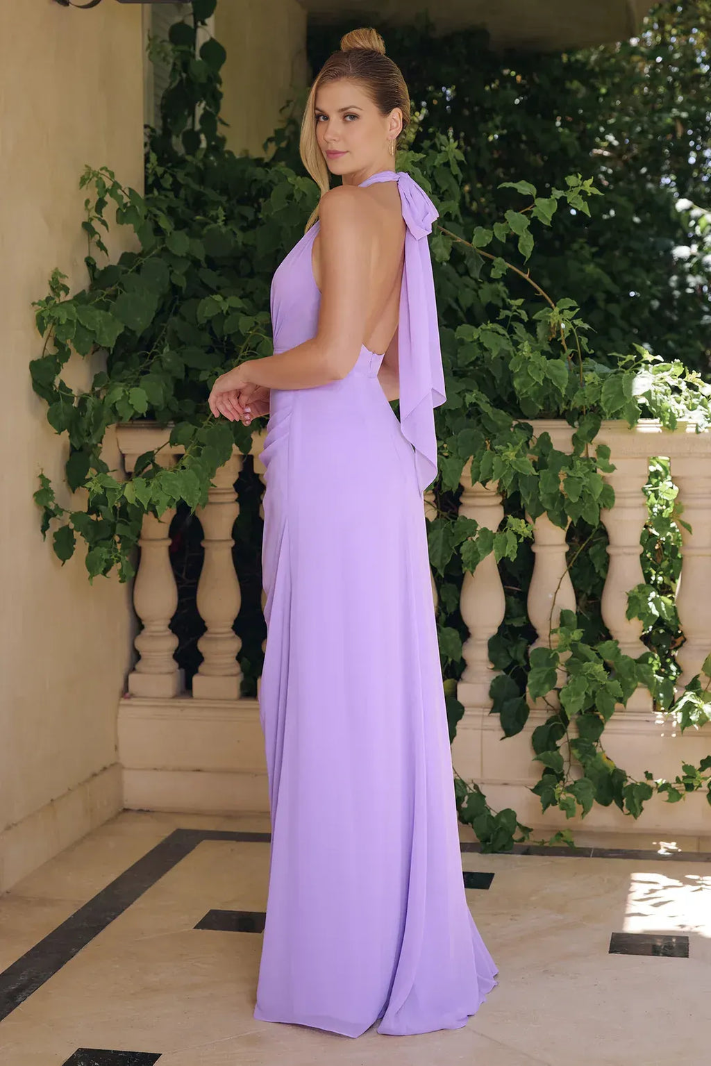 Romantic Sheath Halter V-Neck Sleeveless Open Back Floor Length Prom Dress