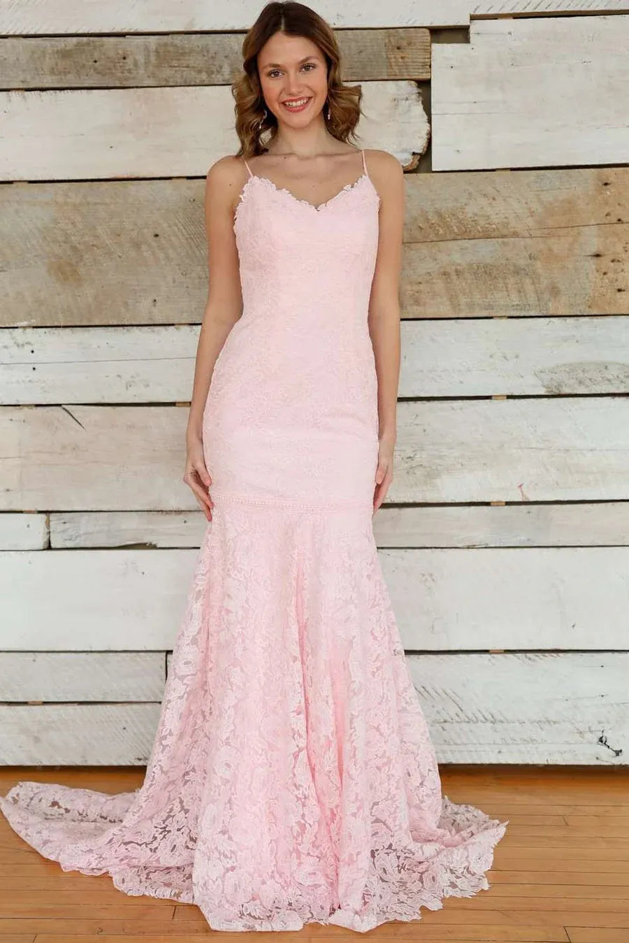 Romantic Spaghetti Strap V-Neck Mermaid Prom Dress With Train