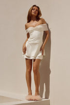 Romantic A-Line/Princess Strapless Sleeveless Zipper Up Short-Mini Homecoming Dress