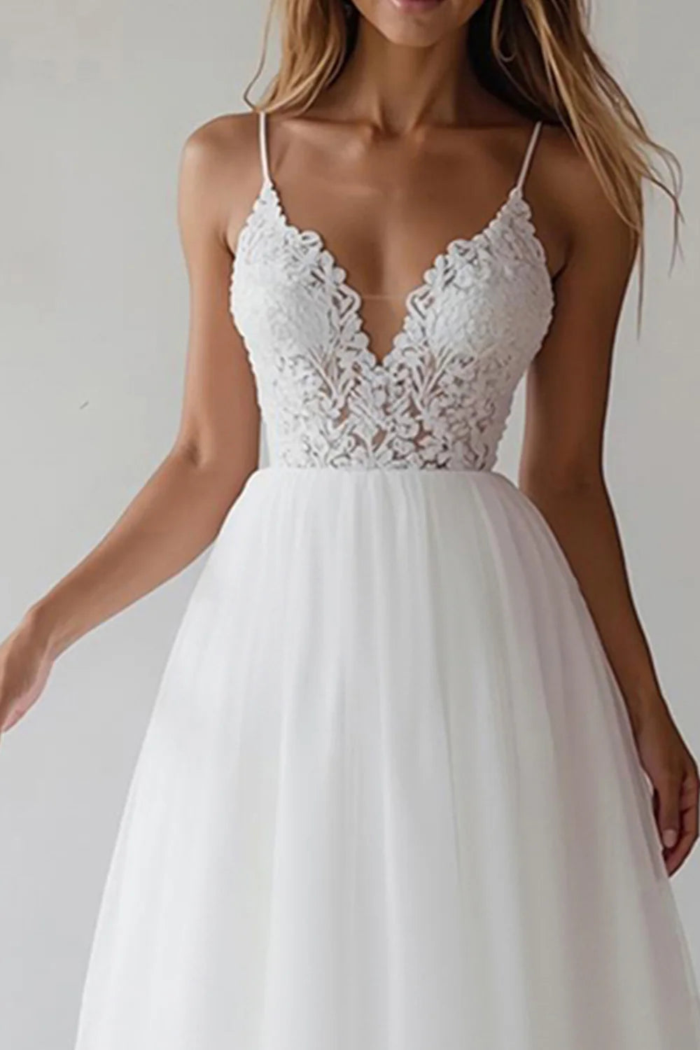 Romantic A Line Spaghetti Straps Sleeveless Appliques Floor-Length Wedding Dress