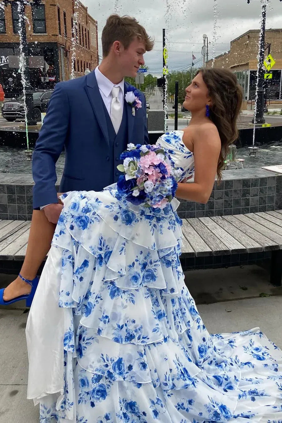 Romantic Tiered Strapless Sleeveless A-Line Prom Dress