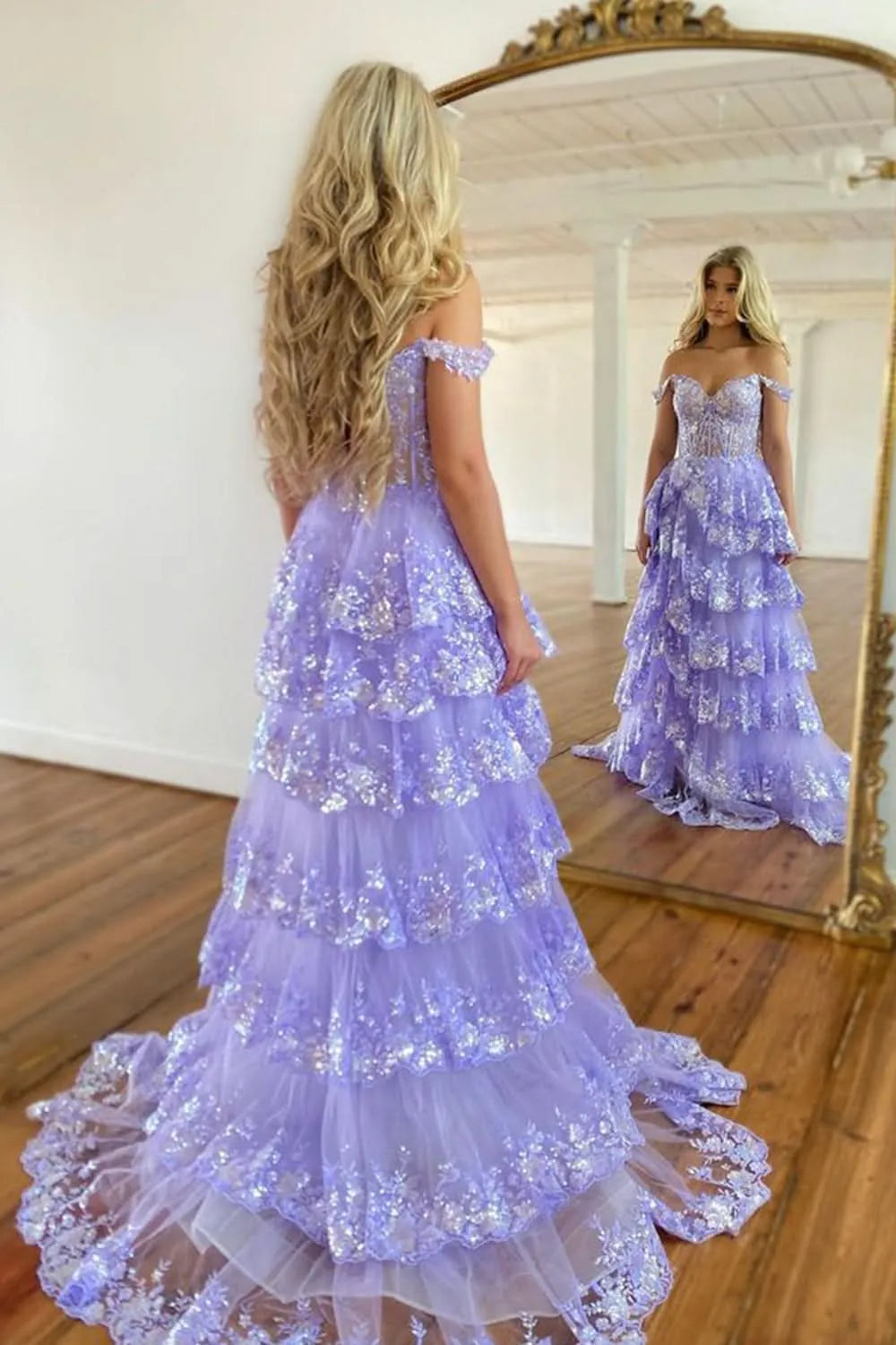 Romantic Corset Bodice Sleeveless Ball Gown Tiered Long Prom Dress