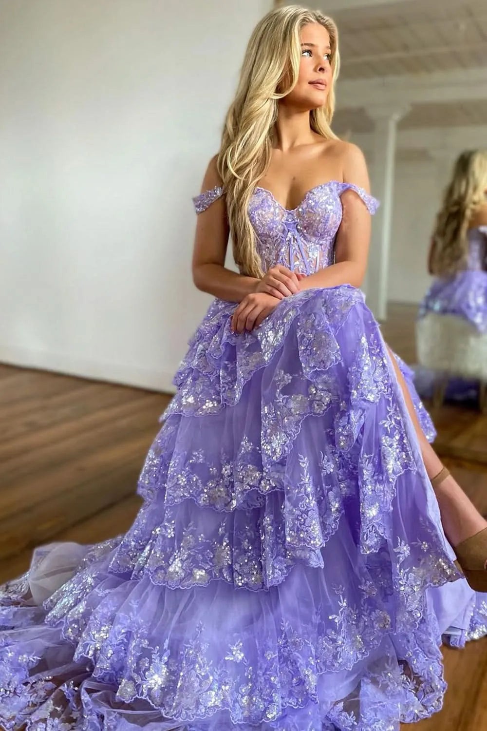 Romantic Corset Bodice Sleeveless Ball Gown Tiered Long Prom Dress