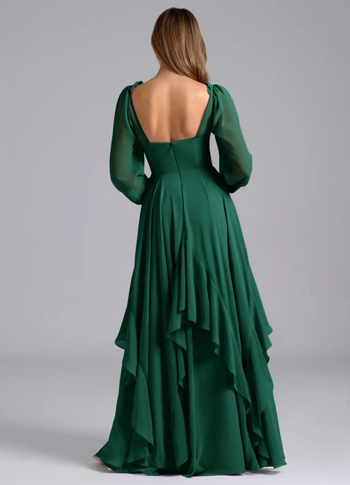 Robe de bal longue en mousseline de soie coupe trapèze avec décolleté en V, manches transparentes à volants et ouverture goutte d'eau au dos