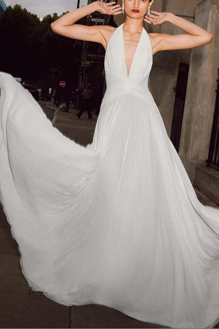 Sexy Halter V-Neck Sleeveless A-Line Pleated Long Wedding Dress