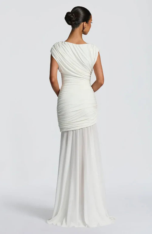 Robe de bal moulante fourreau col bateau manches courtes dos drapé longueur ras du sol pour femme