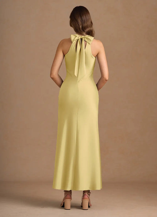 Robe de bal longue en satin soyeux avec dos nu croisé et nœud, sans manches, pour femme