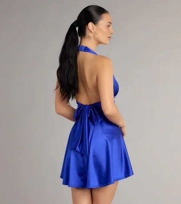 A-Line Plunge Halter Neck Sleeveless Lace-up Back Short-Mini Homecoming Dresses
