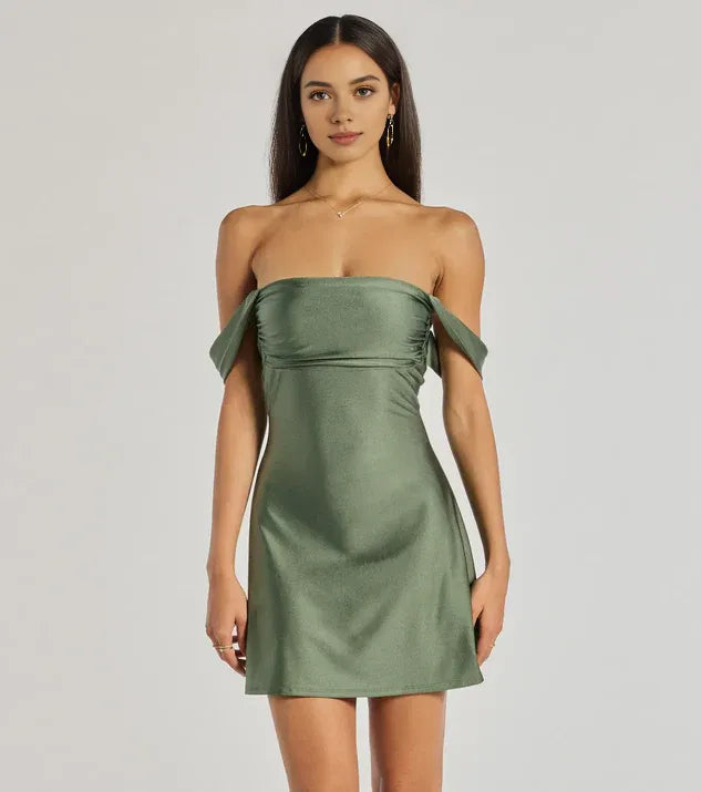 A-Line/Princess Off-The-Shoulder Sleeveless Backless Short-Mini Homecoming Dresses