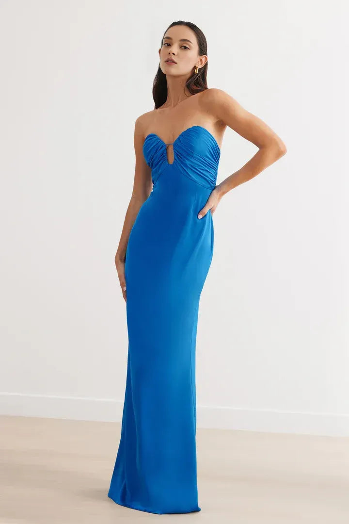 Fitted Gathered Neck Sleeveless Floor-Length Prom Dress