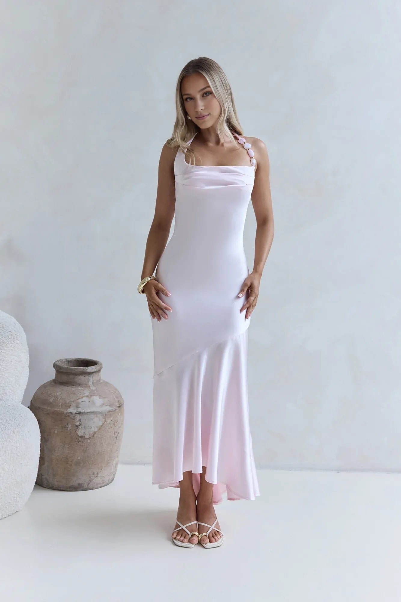 Fitted Halter Neck Sleeveless Zipper Up Floor-Length Cocktail Dress