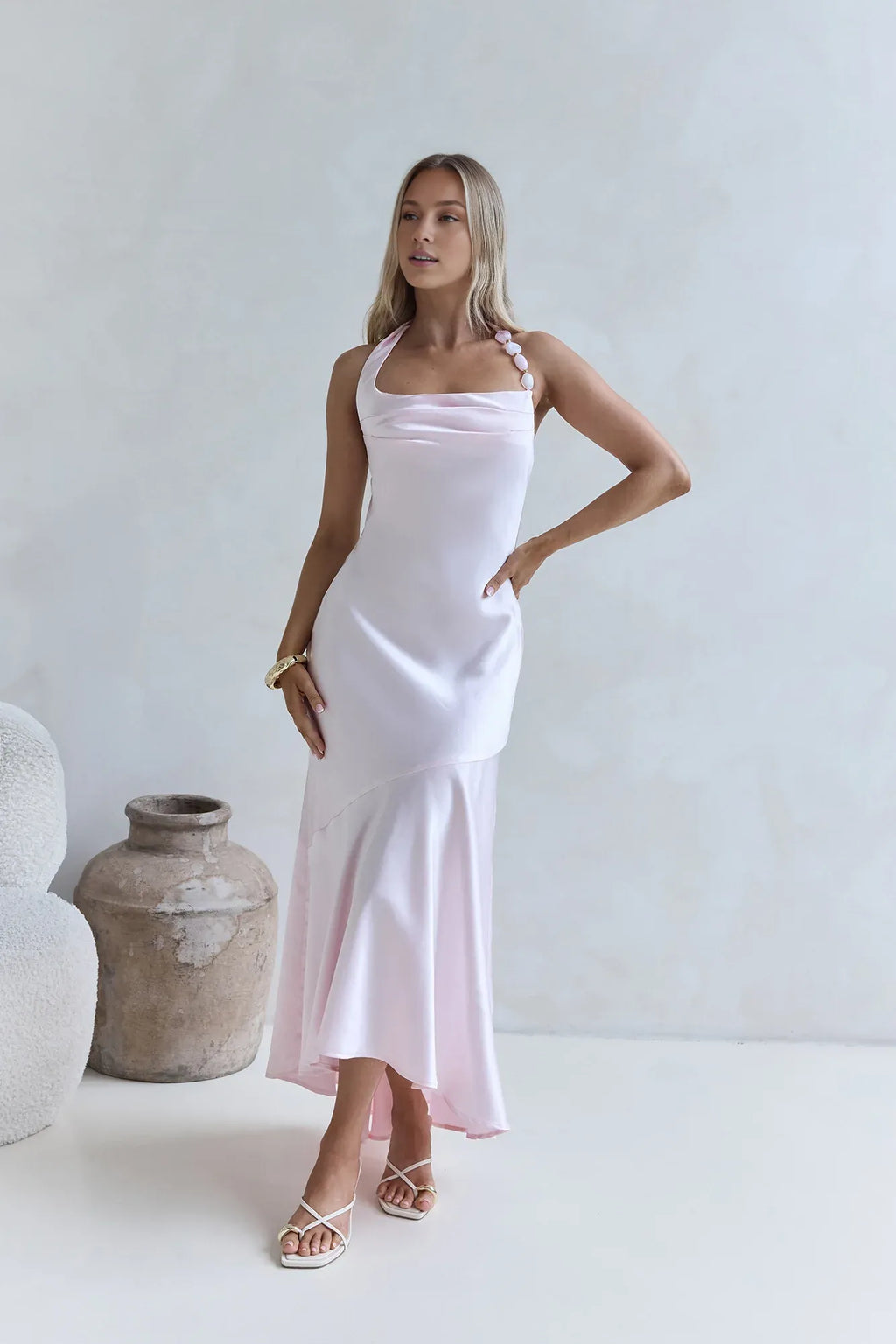 Fitted Halter Neck Sleeveless Zipper Up Floor-Length Cocktail Dress