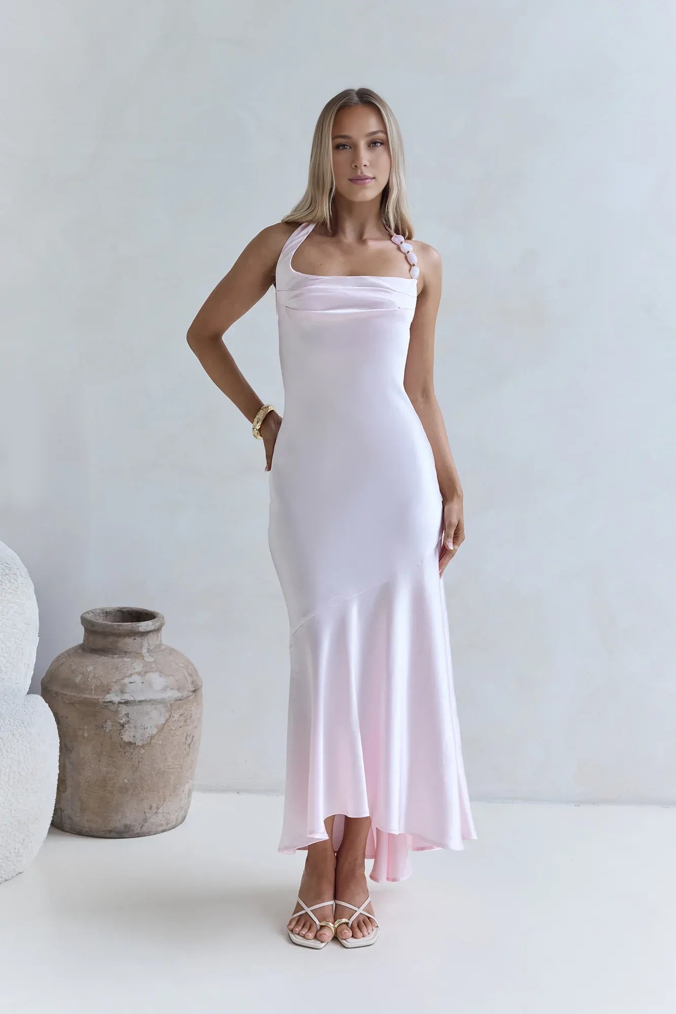 Fitted Halter Neck Sleeveless Zipper Up Floor-Length Cocktail Dress