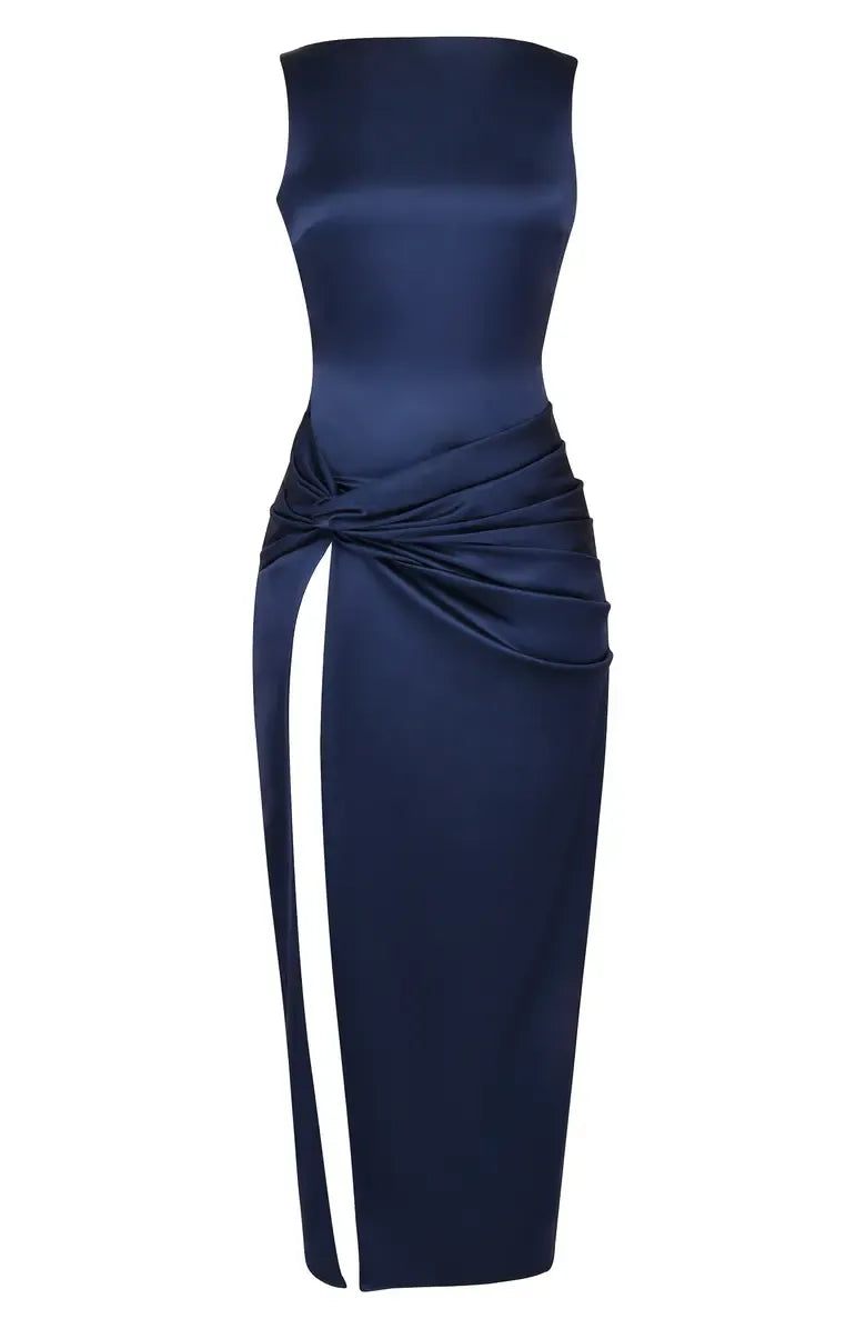 Fitted Jewel Neck Sleeveless Floor-Length Prom Dress