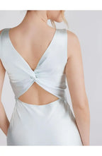 Fitted V Neck Sleeveless Floor-Length Prom Dress