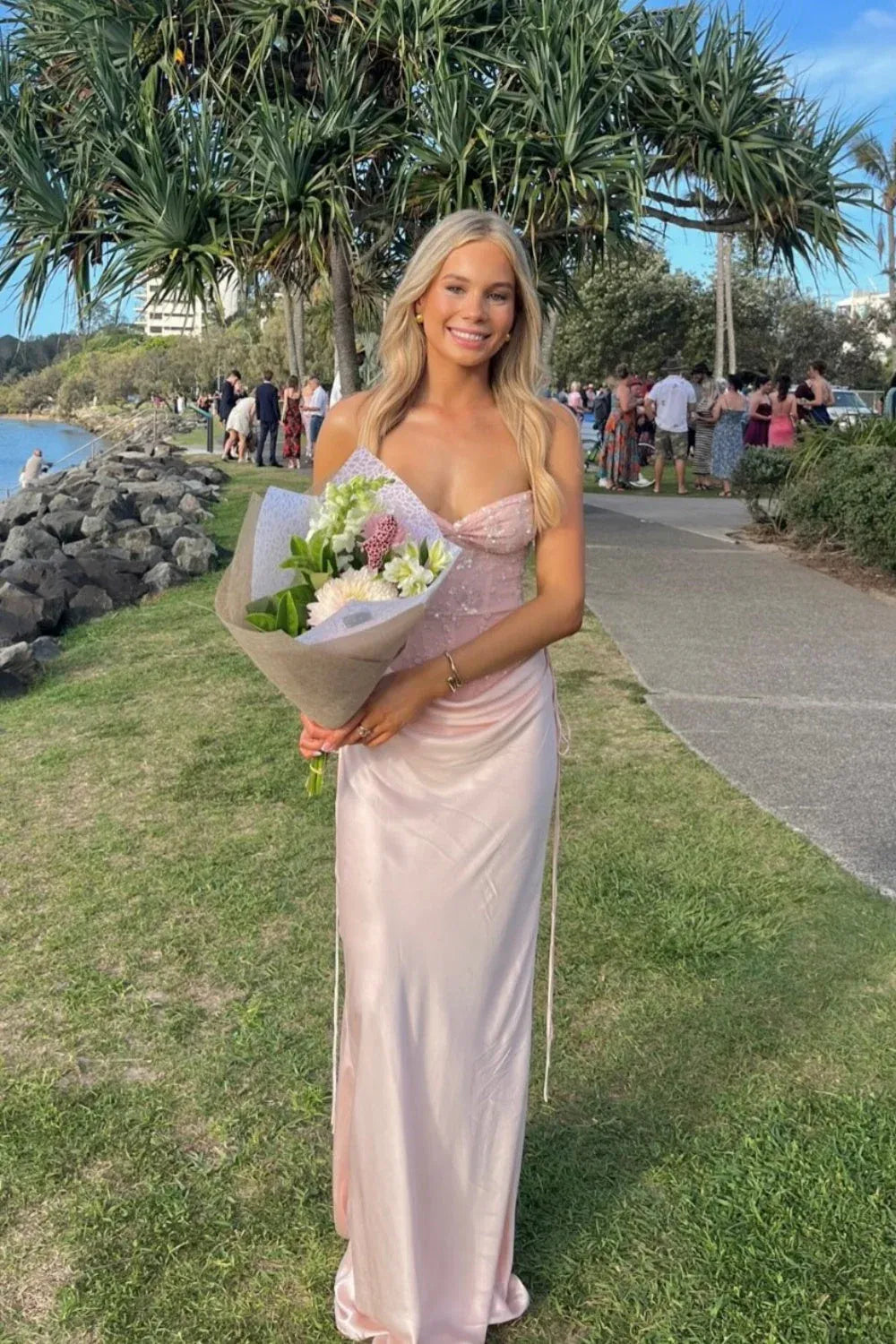 V-Neck Sleeveless Mermaid Sequined Beaded Long Prom Dress