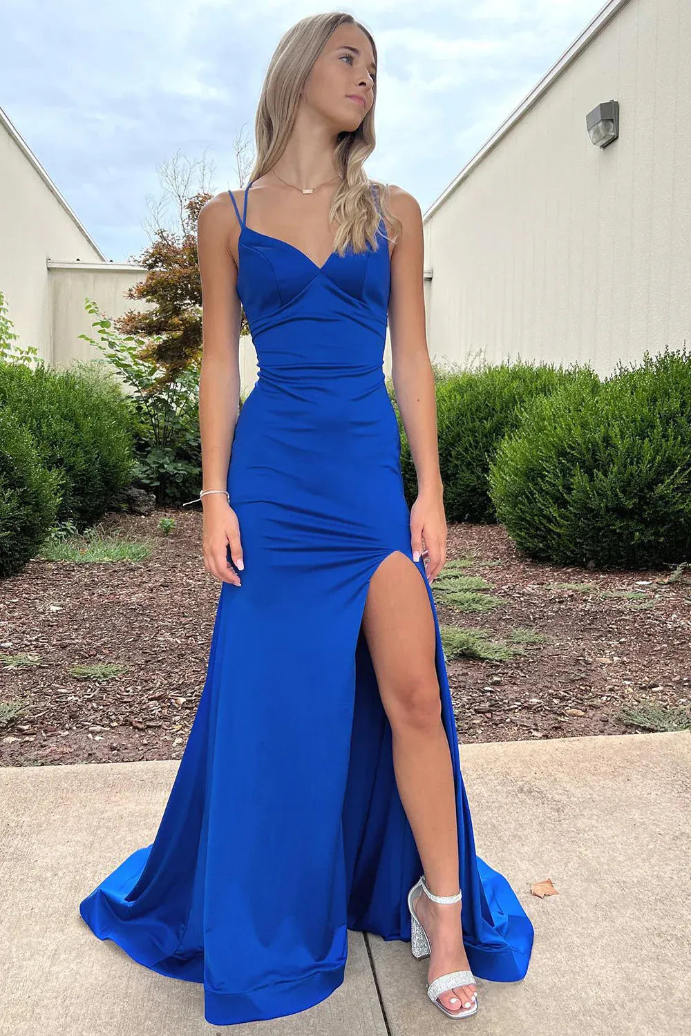 Sleek Mermaid V Neck Spaghetti Strap Maxi Prom Dress