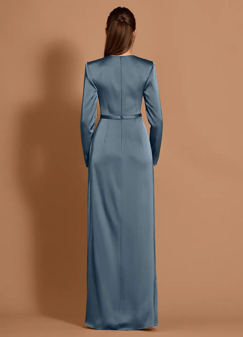 Robe de bal ras du cou à manches longues et ceinture dans le dos, longueur ras du sol