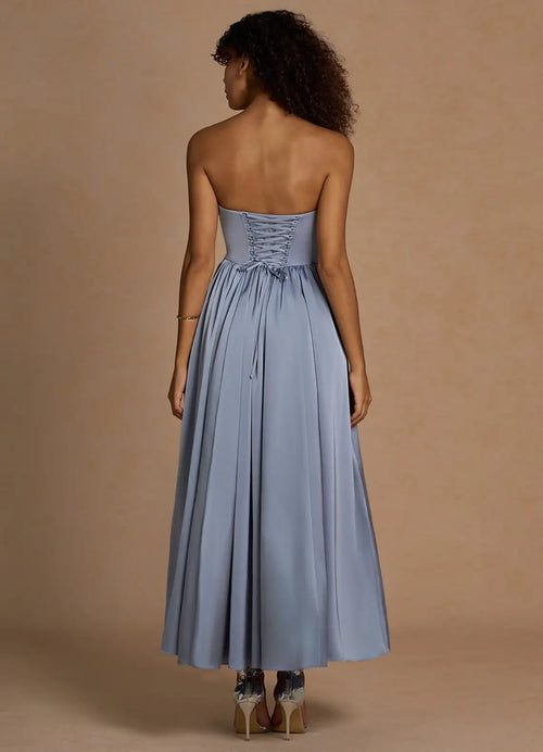 Robe de bal mi-longue pour femme, coupe ajustée et évasée, bustier en cœur, dos lacé