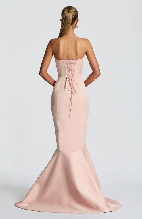 Robe de soirée longue sirène souple bustier sans manches à lacets dans le dos avec traîne pour femme