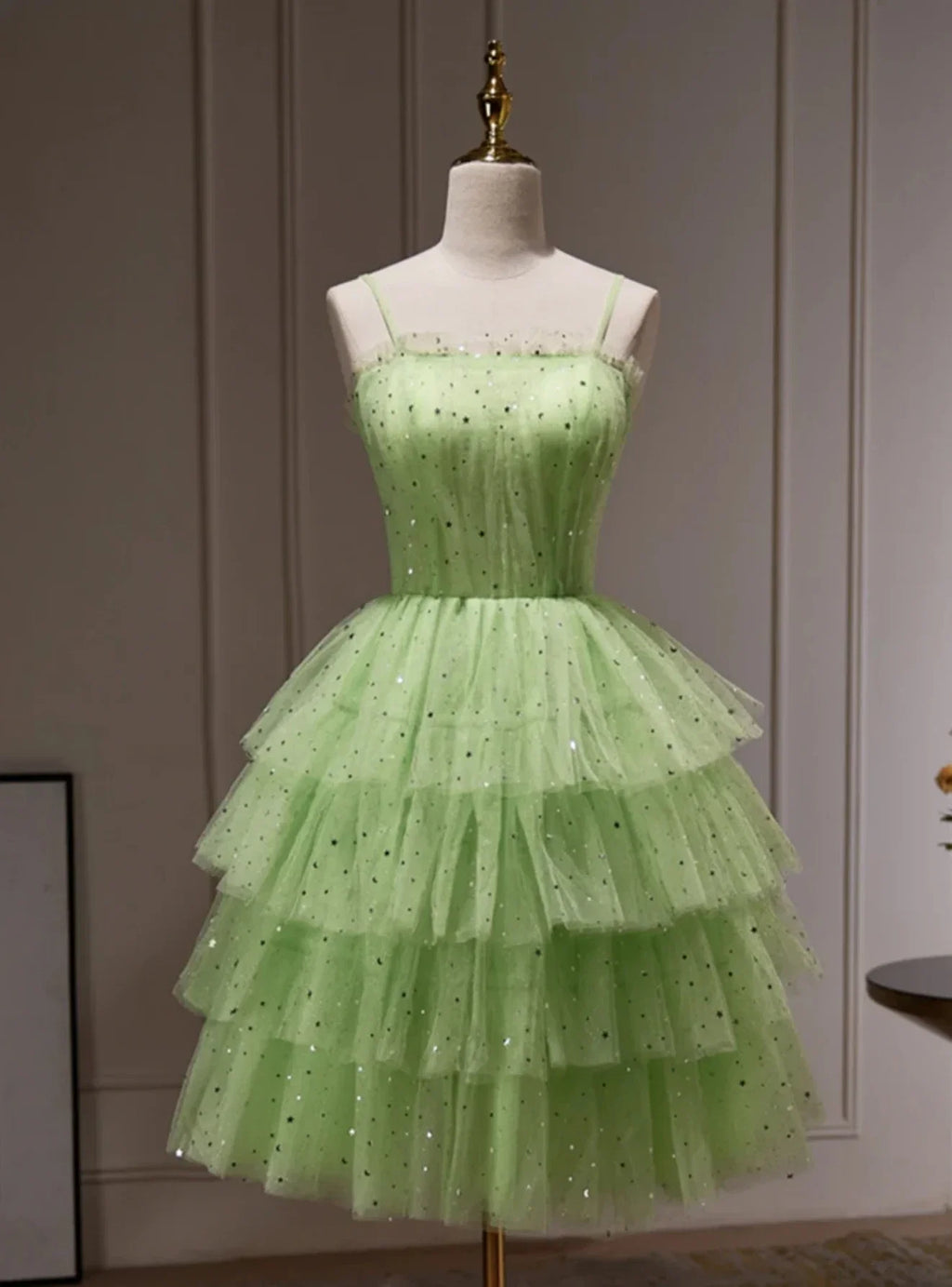 Green Sparkling A-Line Spaghetti Strap Tiered Sequins Light Short Homecoming Dress