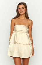 Strapless Sleeveless Tiered Short Graduation Party Homecoming Dresses Backless Pleats Formal HOT Sale Sexy Knee Length Dresses