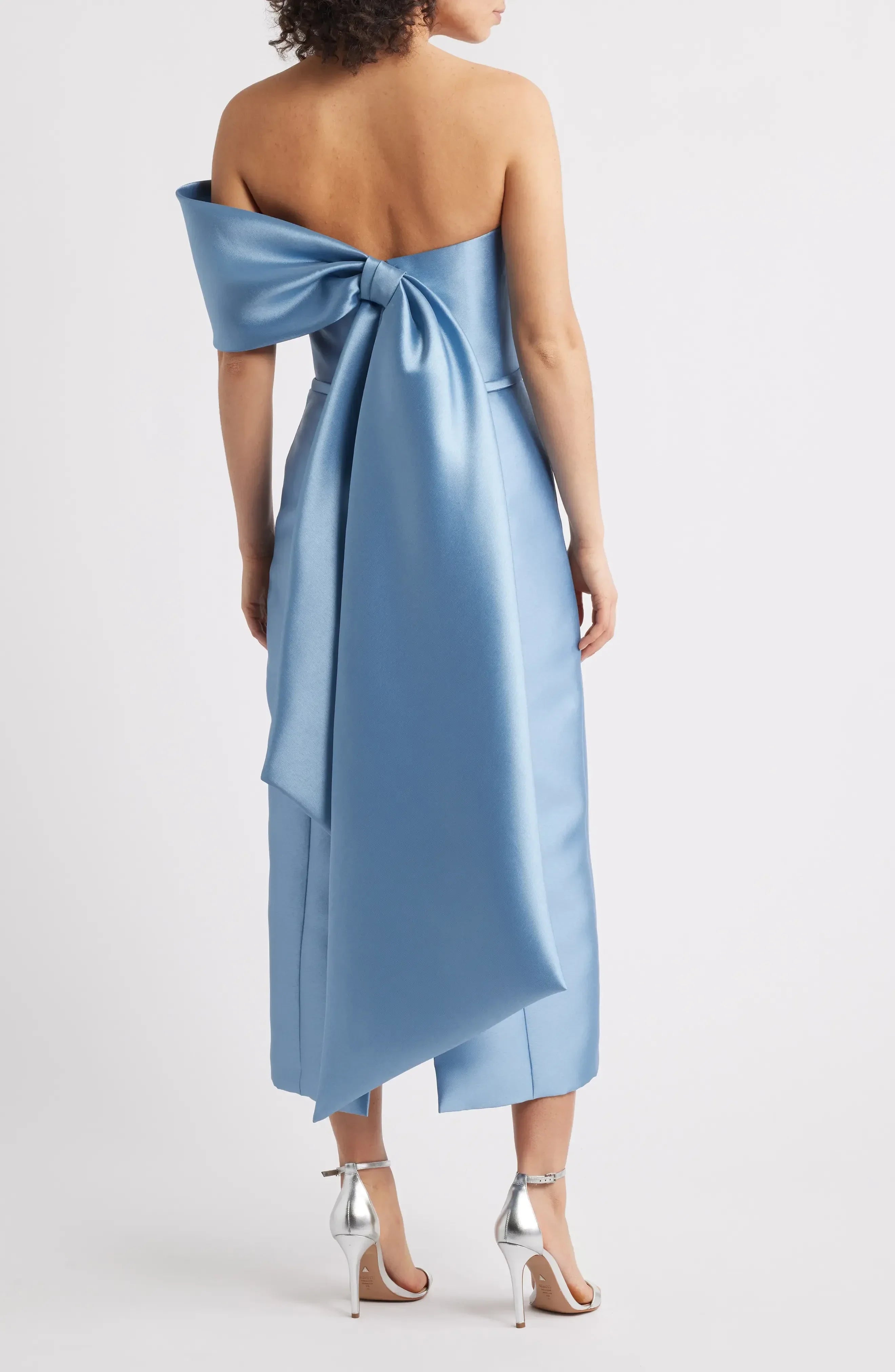 Striking Sheath Sleeveless Strapless Bow Back Midi Length Evening Dress