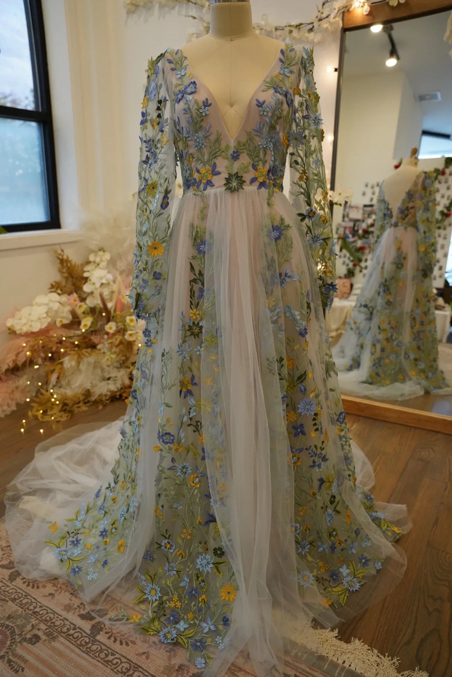 Elegant A Line V Neck Floral Embroidered Prom Dress With Train For Teen And Young Women