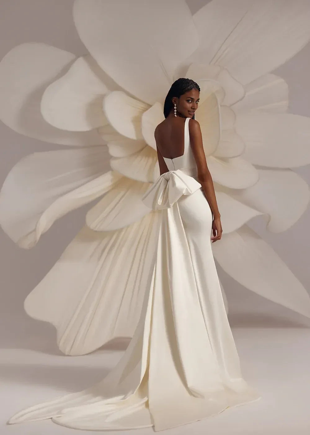 Stylish Mermaid Square Neck Sleeveless Bow Back Long Length Wedding Dress