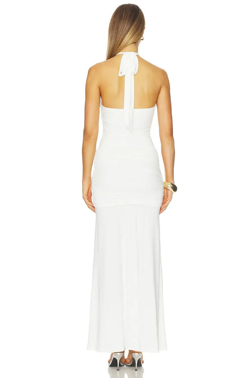 Robe de soirée longue fourreau sans manches à dos froncé et col montant, élégante