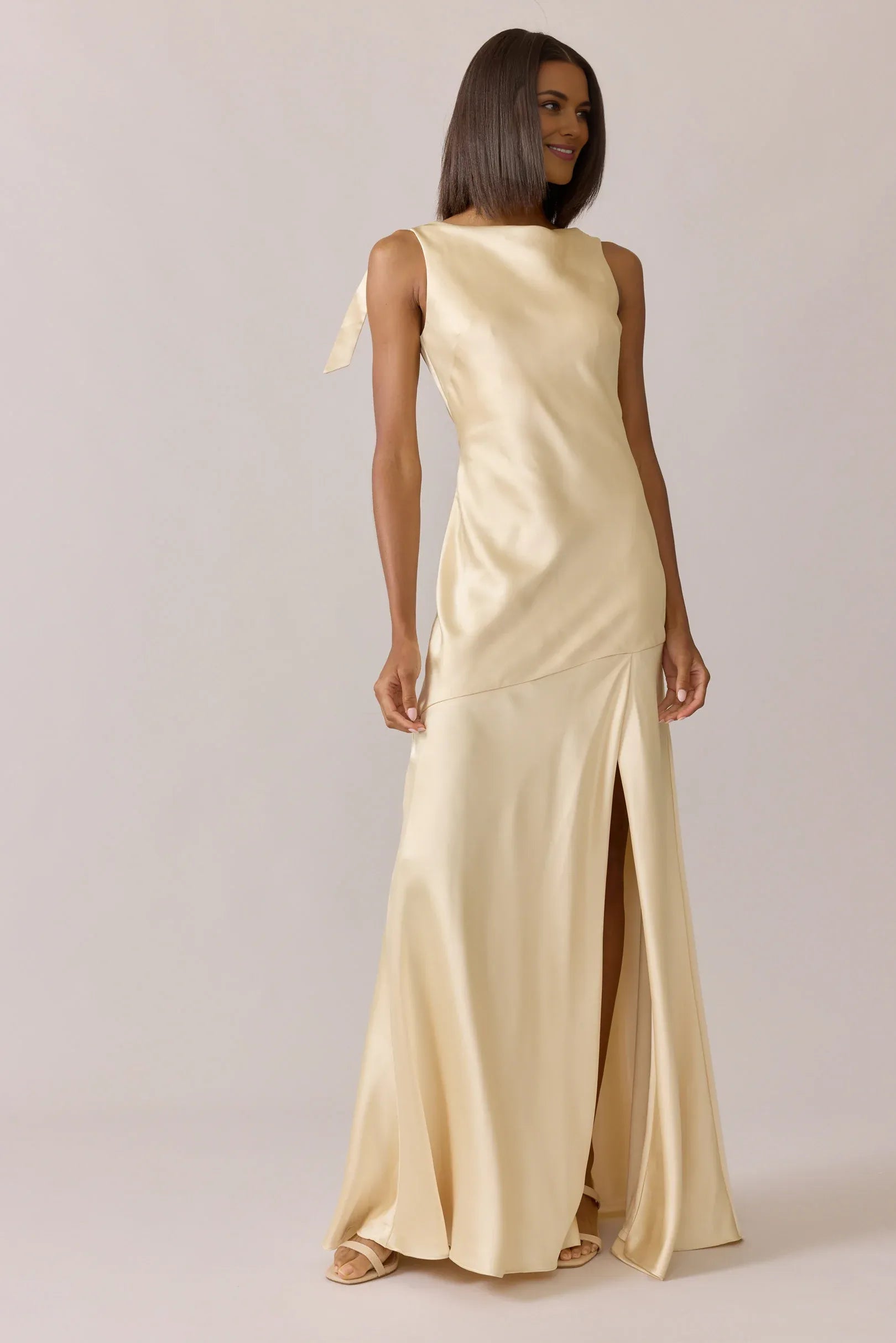 Fitted High Neck Sleeveless Backless Floor-Length Prom Dress