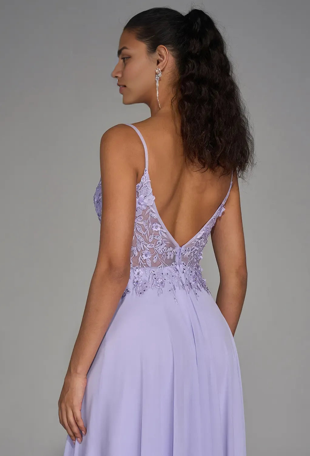 A-line V-Neck Spaghetti Straps Floor Length Prom Dresses Sleeveless Applique Formal Evening Dresses
