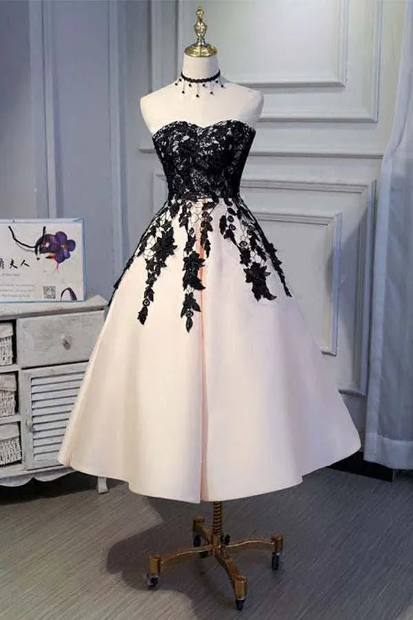 Vintage A-Line Sweetheart Strapless Knee-Length Homecoming Dress